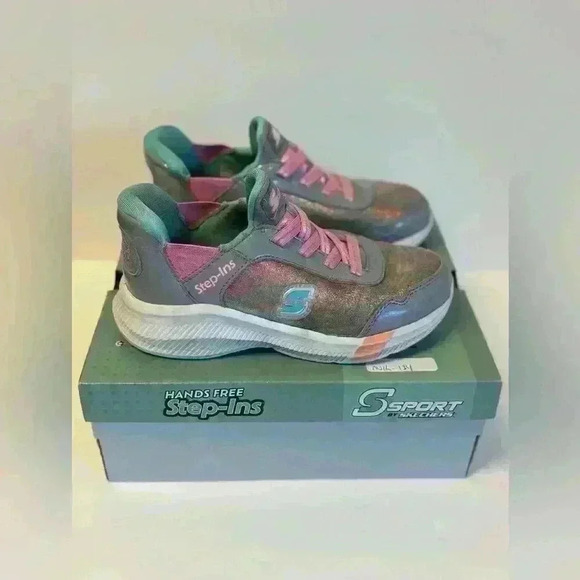 SKECHERS MULTICOLOR KIDS SHOES SIZE 13 WITH ITS ORIGINAL BOX - Picture 2 of 5